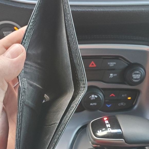 Gucci Wallet - Picture 3 of 6